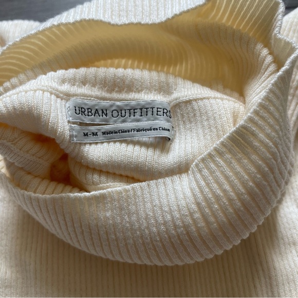 Urban Outfitters Cream Ribbed Knit Turtleneck Sweater - Picture 3 of 4